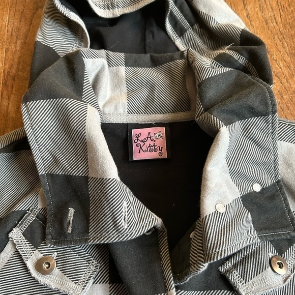 LA Kitty Women's Size Medium Black Grey Jacket Plaid Button Pockets Long Sleeves - Picture 2 of 8